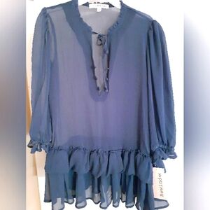 S-M-- Blouse Ruffle edges & waist